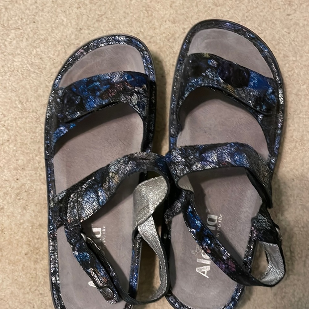 Algeria sandals size 38